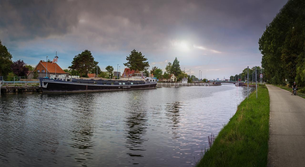 B&B Droomboot Oudenburg Luaran gambar